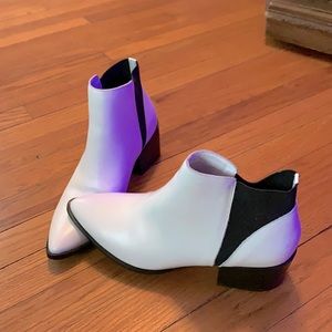 Cool white booties 😎